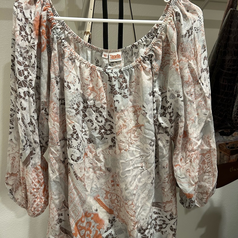 Tianello Cream Blouse with Puff Sleeves and Smocked Details